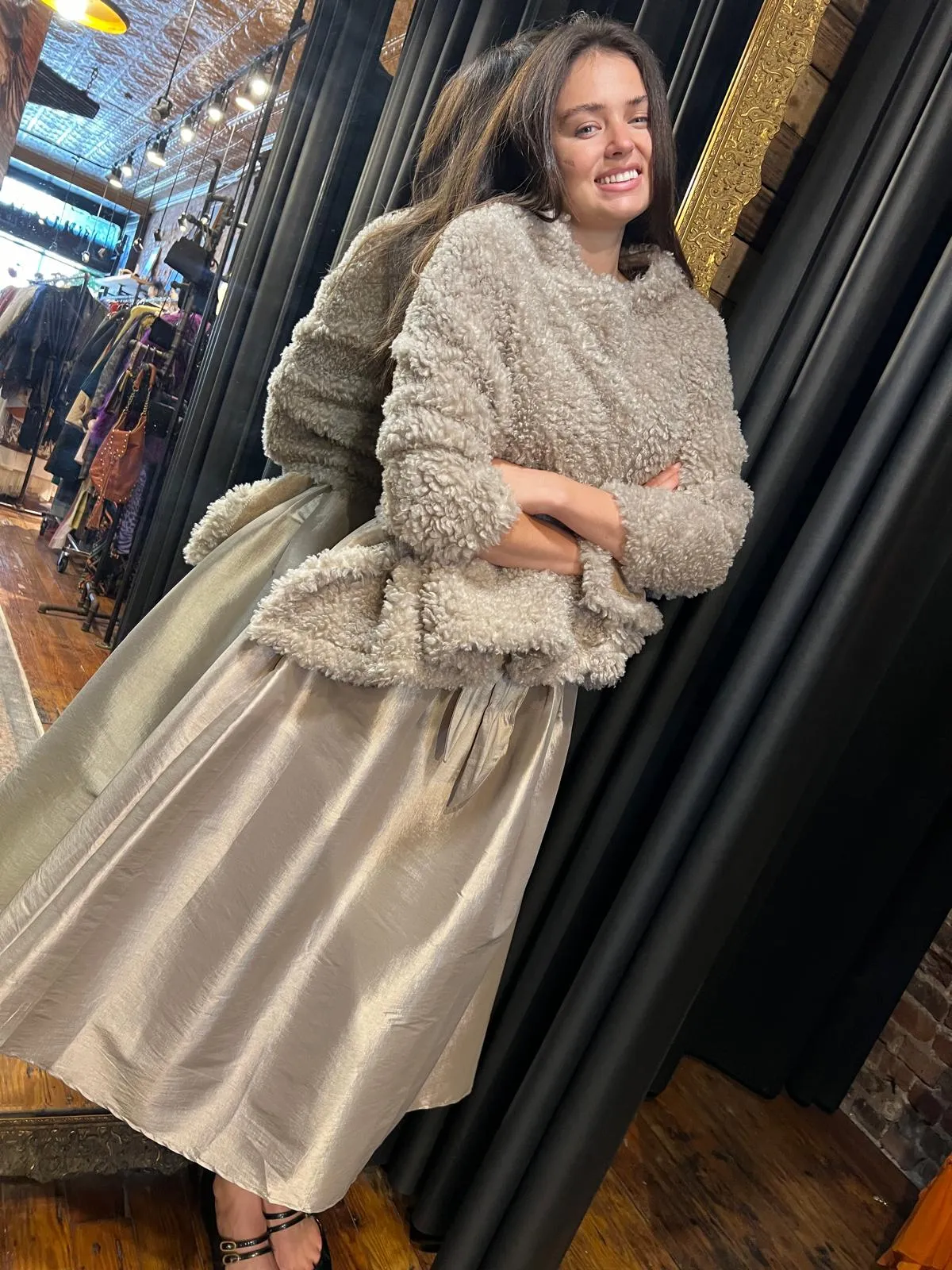 Curly fleece Taupe Cape