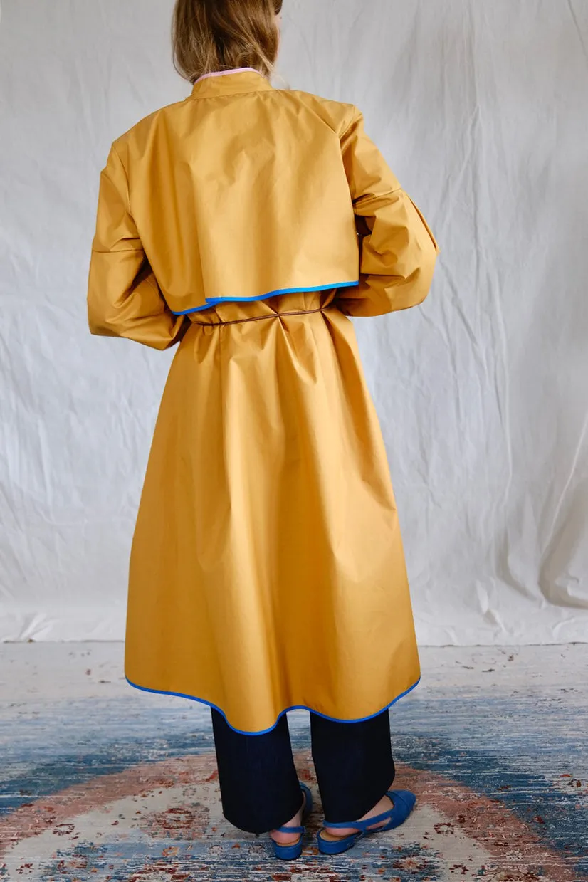 Raincoat. coucher de soleil
